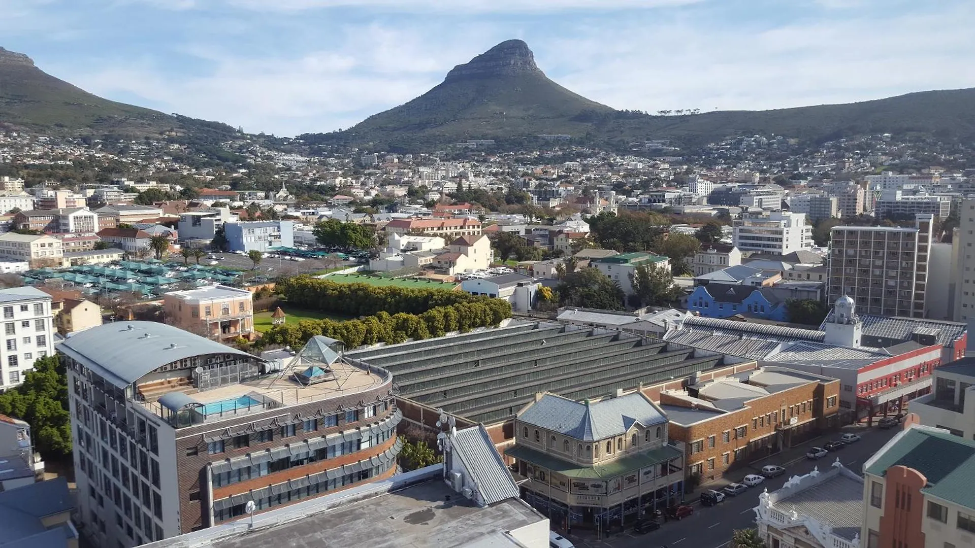 Four Seasons City Apartment Parkingpool Gym Cape Town