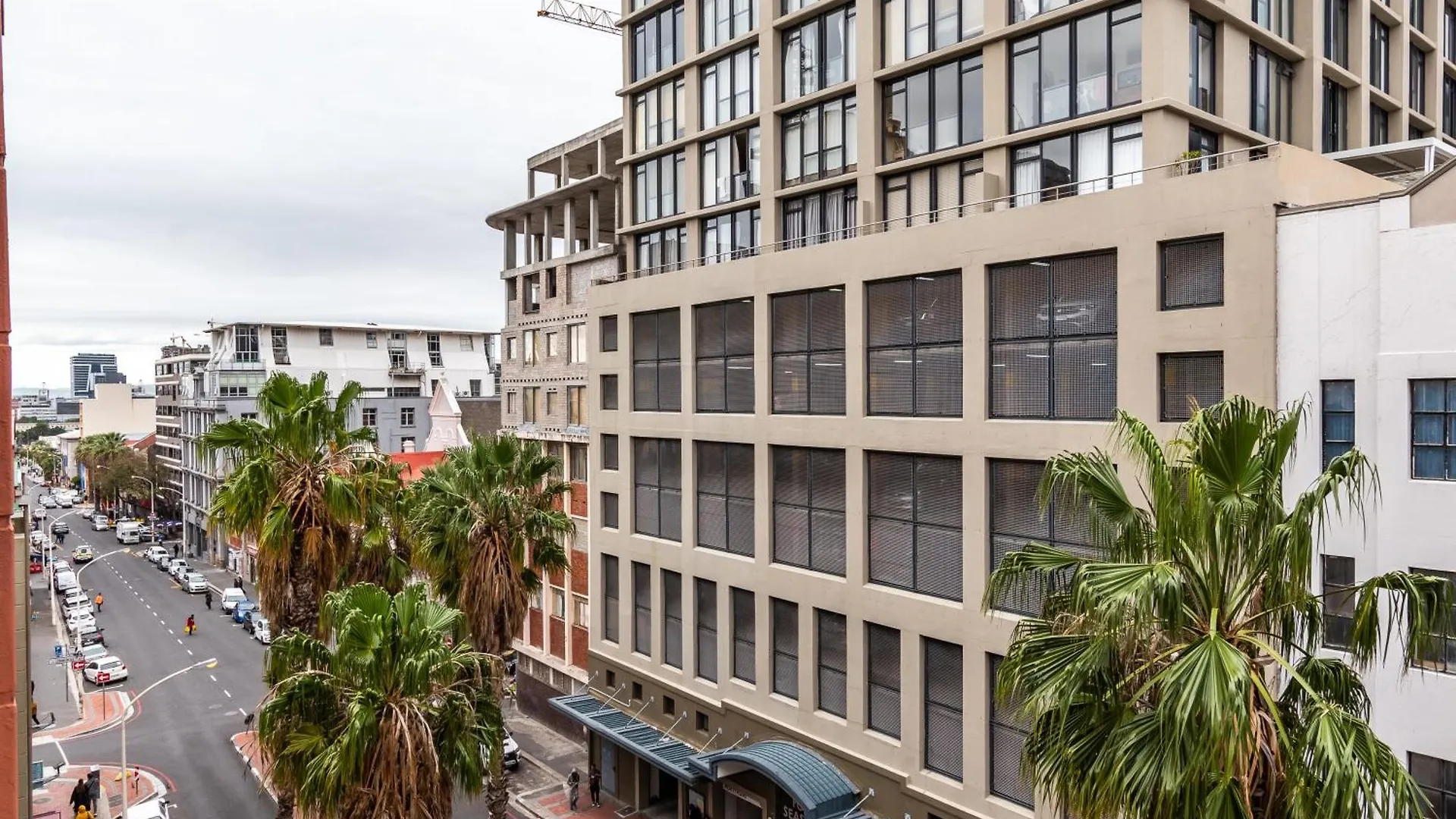 Four Seasons City Apartment Parkingpool Gym Cape Town South Africa