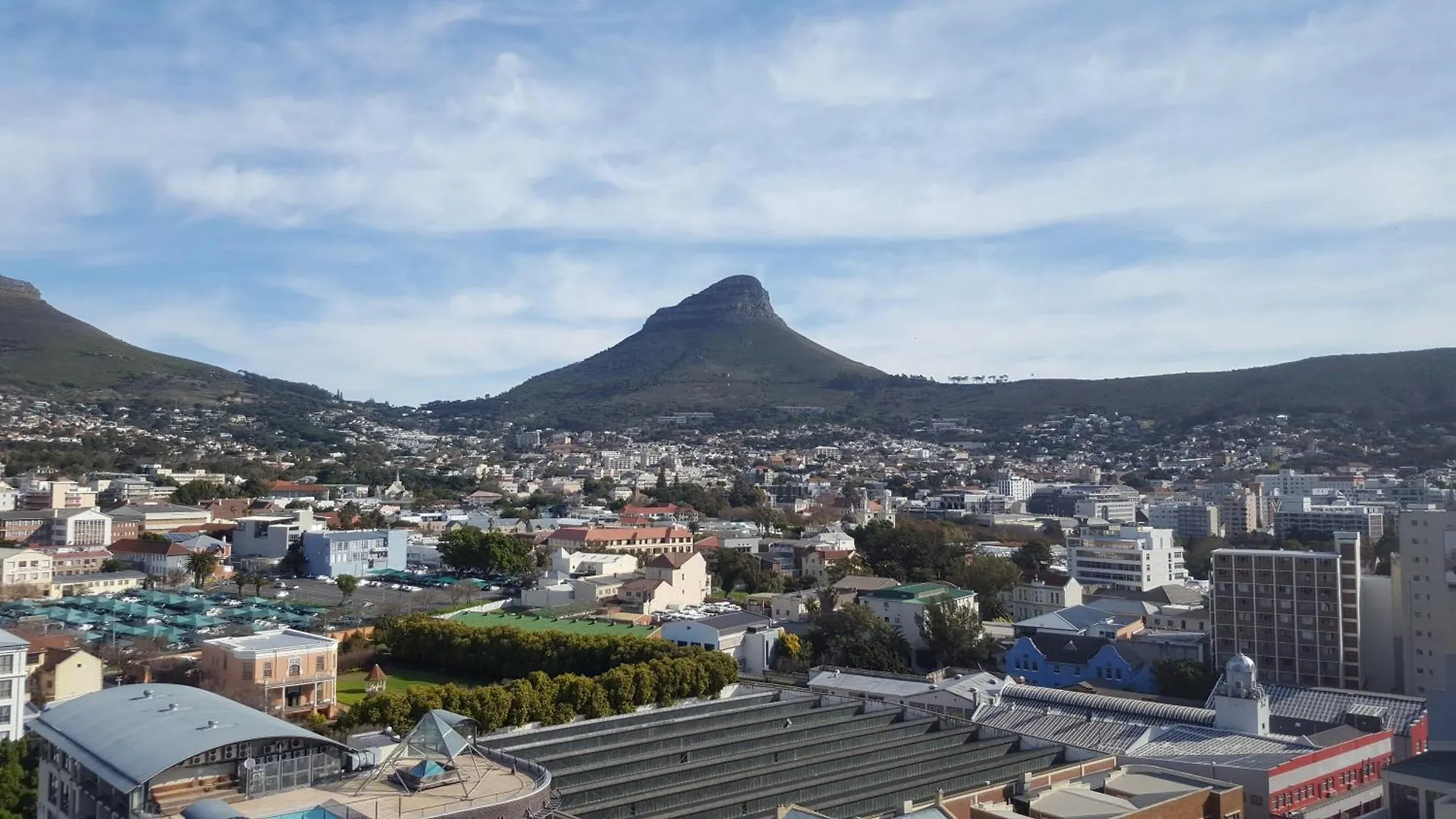 Four Seasons City Apartment Parkingpool Gym Cape Town